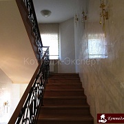Лестница на второй этаж. Фото 38